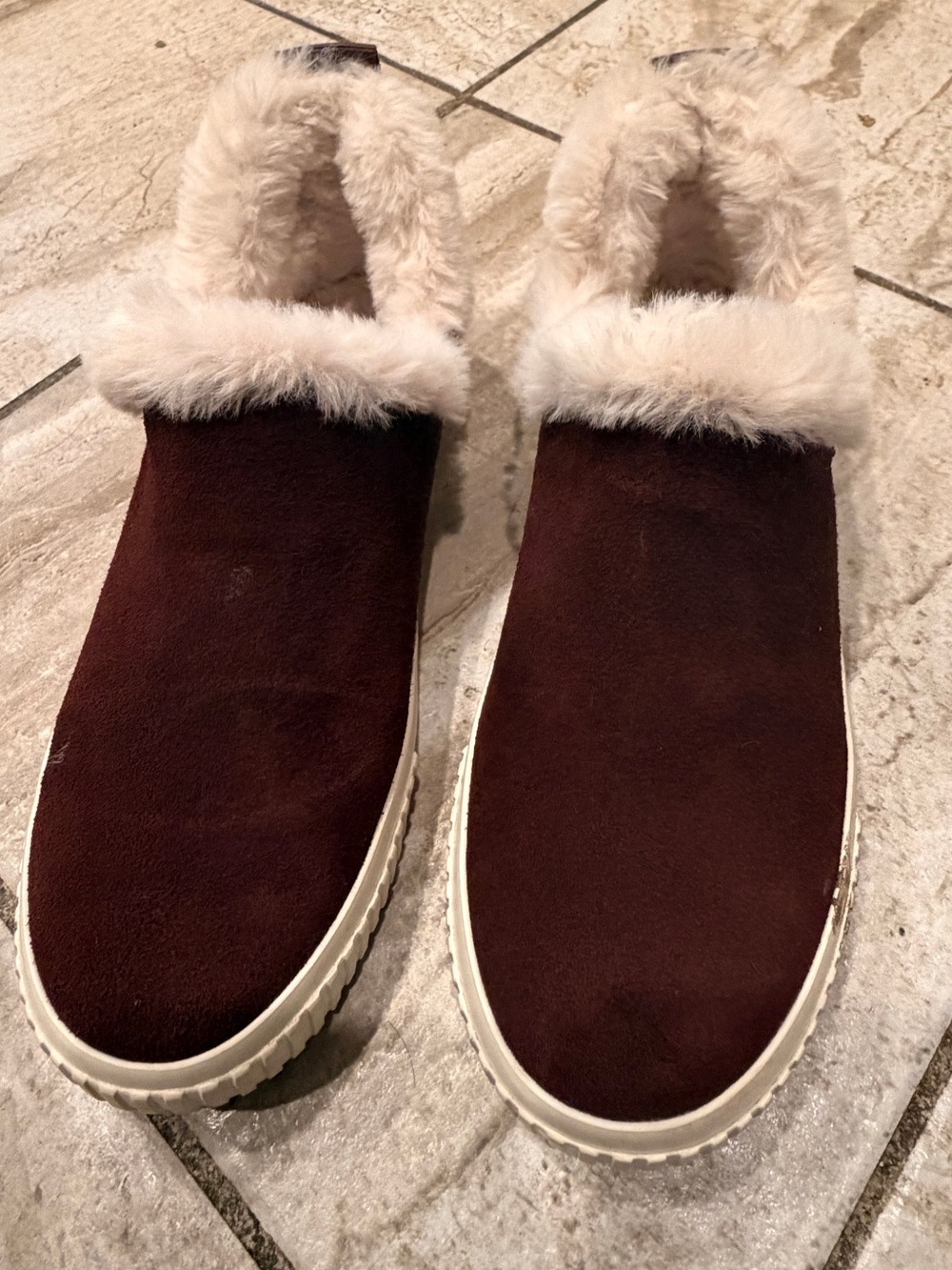 Timberland Women's Chestnut Suede Slip-On Slippers with Cream Fur Trim - Picture 8 of 11